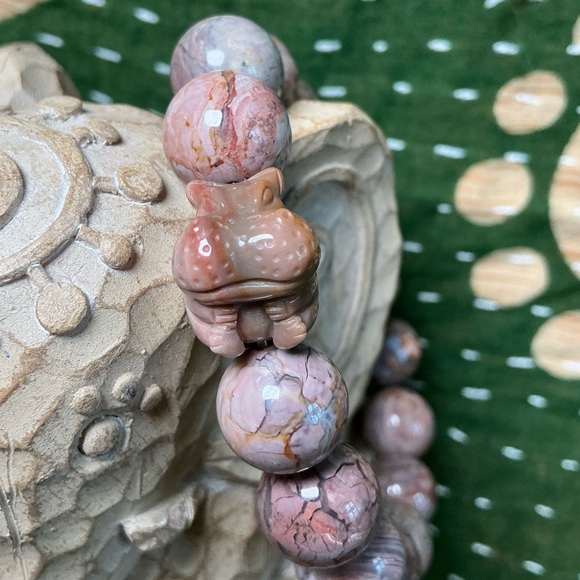 Jewelry - HIPPO is back! Purple Cracked Alashan 12mm with Alashan Hippo